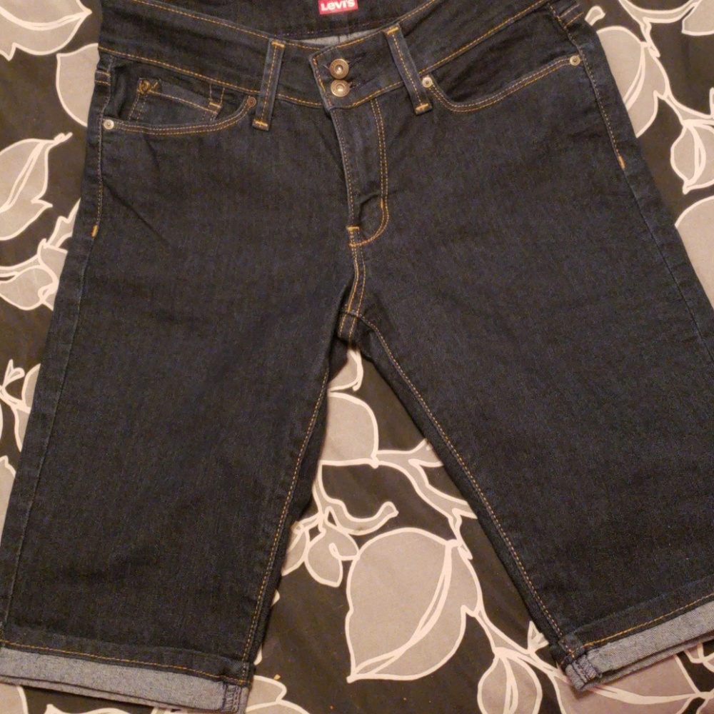 Levi capris